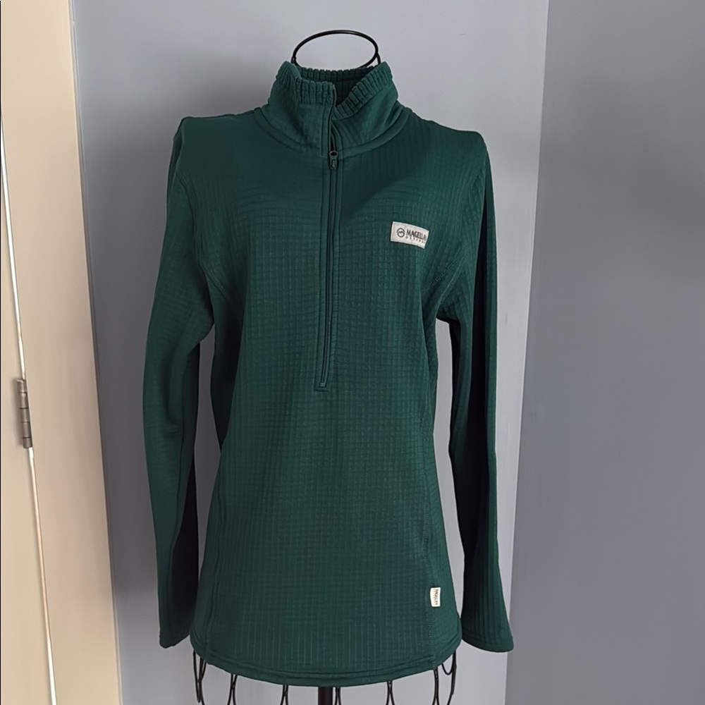 Magellan Outdoors Green Long Sleeve Top
